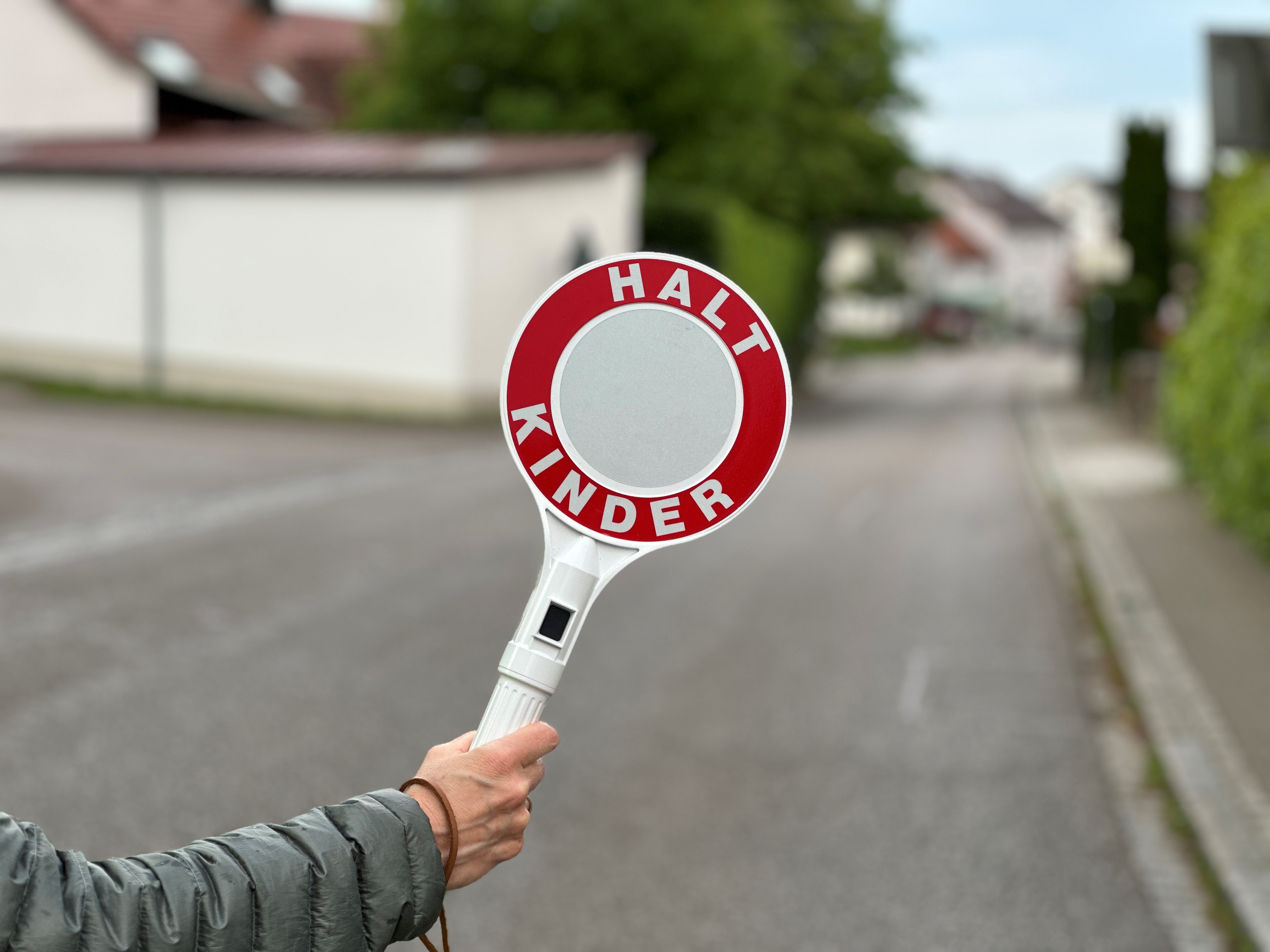 Schulweghelfer für die Bahnhofstraße gesucht!