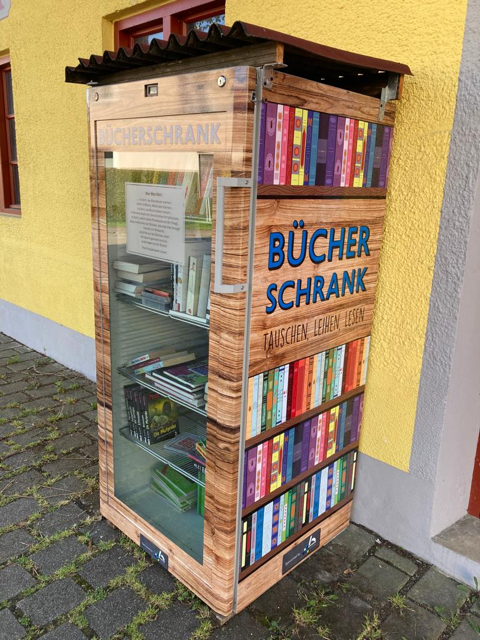 Bücherschrank Hohenzell Bücherschrank für Lesen, Tauschen, Leihen, Lesen.
